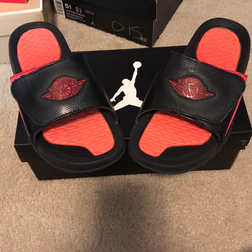 Jordan retro 2 slides